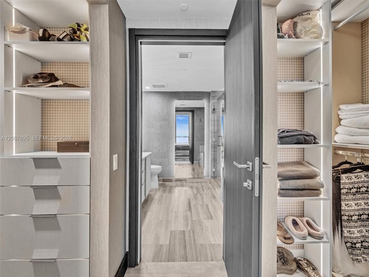 1300 NE Brickell Bay Dr, Unit 2905, Miami, FL 33131 Photo