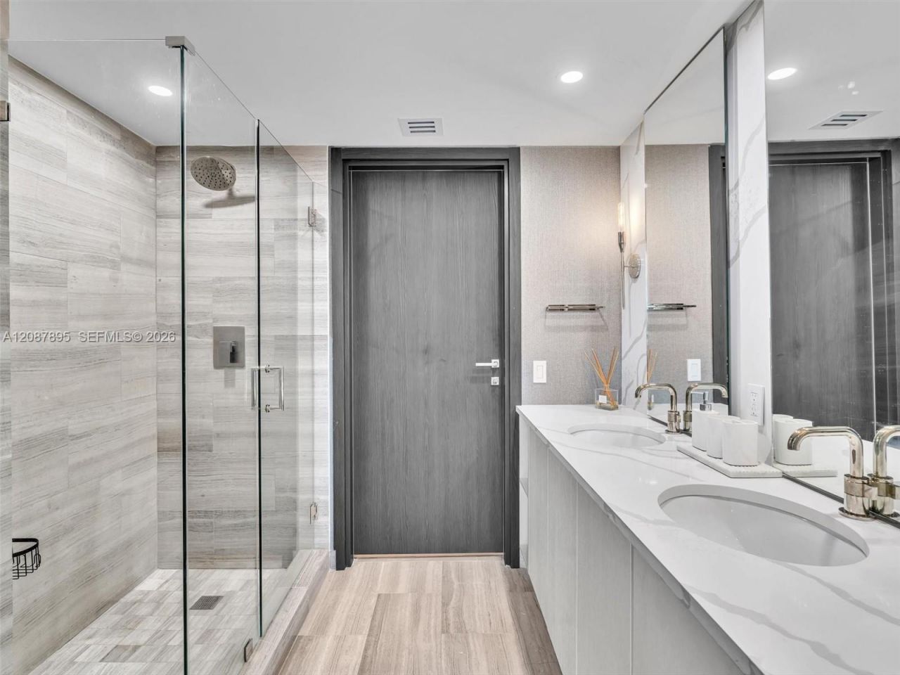 1300 NE Brickell Bay Dr, Unit 2905, Miami, FL 33131 Photo