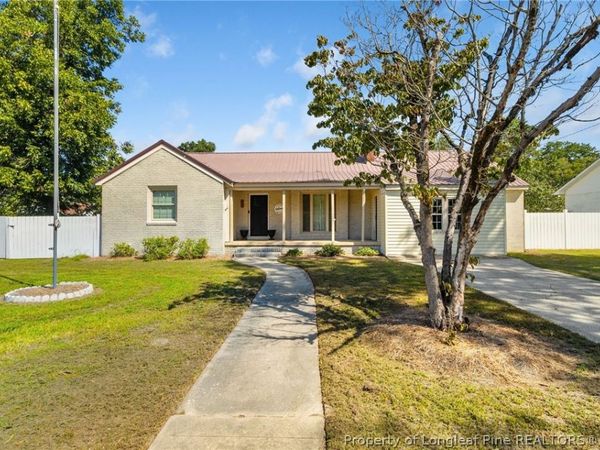 410 W Mclean Street, St Pauls, NC 28384