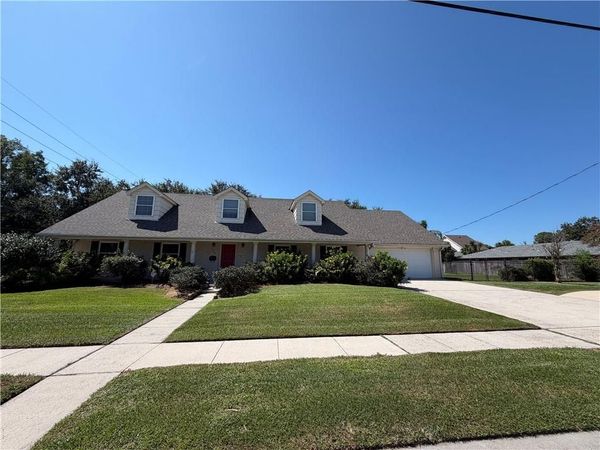 3800 METAIRIE Court, Metairie, LA 70002