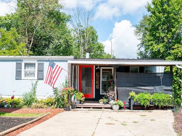 215 Lake Shore Terrace , Warren, OH 44483