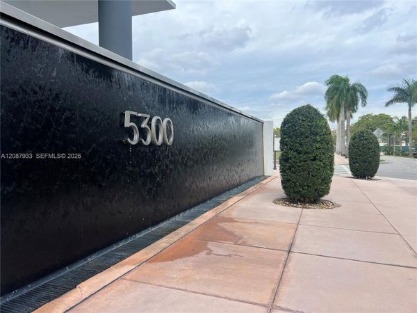 5300 Paseo Blvd , Unit 711, Doral, FL 33166