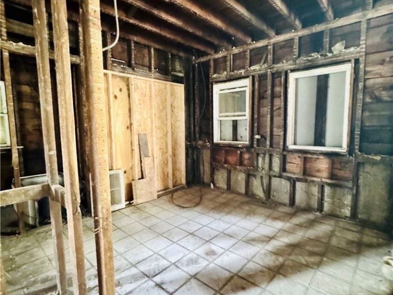 2326 E 95th Street, Cleveland, OH 44106 Photo 6