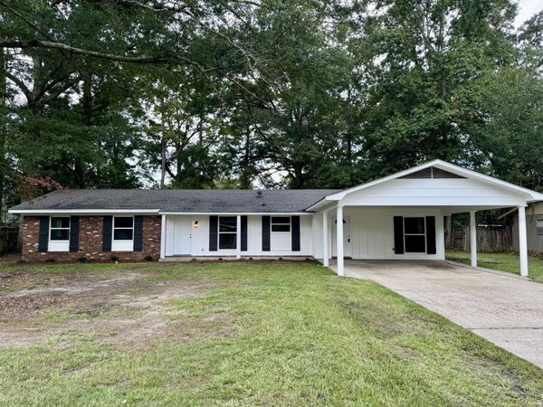 111 Springhill Dr., Hattiesburg, MS 39402