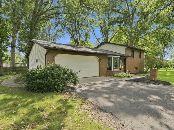 4110 Woodstock Drive, Fort Wayne, IN 46815