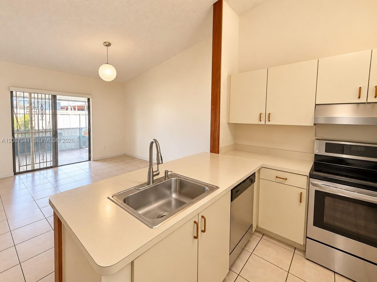 12796 NW 102 Ct, Hialeah Gardens, FL 33018 Photo