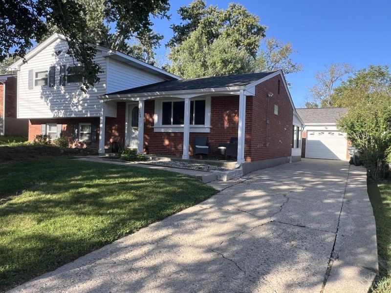 10959 Thornview Drive, Sharonville, OH 45241 Photo 2