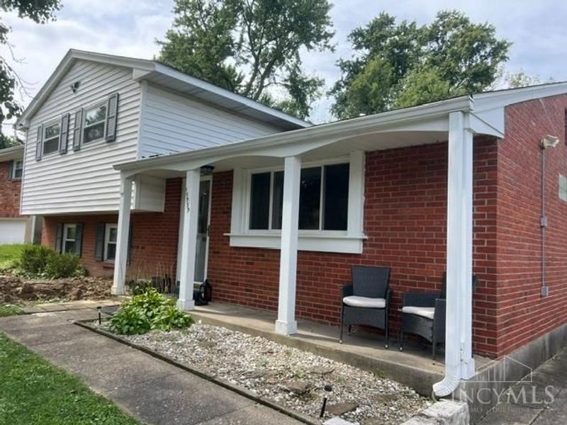 10959 Thornview Drive, Sharonville, OH 45241 Photo 2