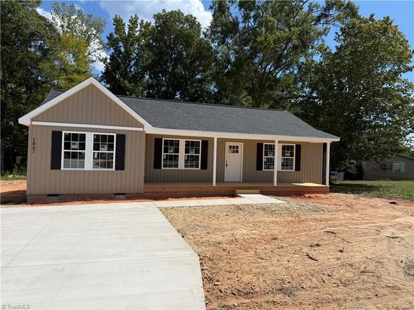 1047 W Holly Hill Road , Thomasville, NC 27360
