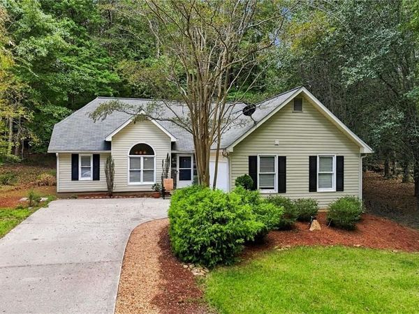 146 Pinebrook Drive , Waleska, GA 30183