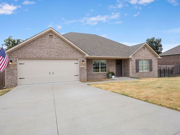 2009 Misti Woods Street , Gentry, AR 72734