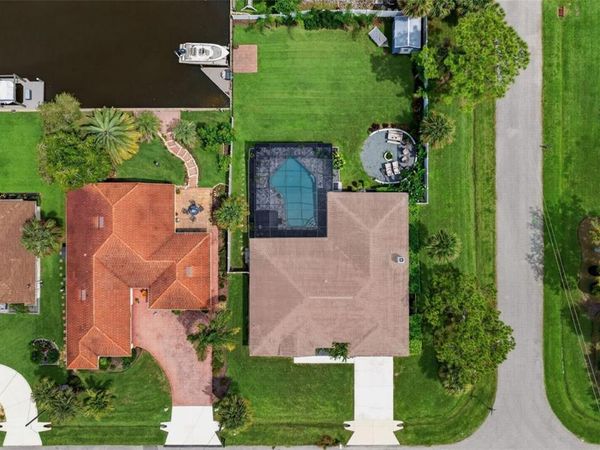 16 CHERRYTREE COURT , PALM COAST, FL 32137