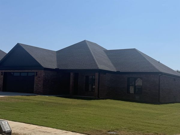 2326 Lakewood circle, Cabot, AR 72023