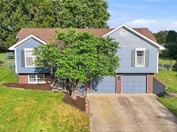 6821 T Gabbert Drive, Pleasant Valley, MO 64068