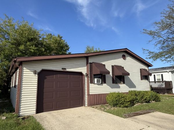 557 Huntsbridge Road , Matteson, IL 60443