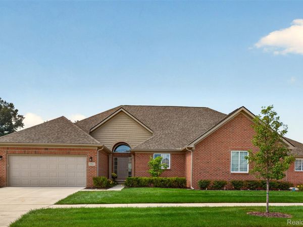 49661 Manistee Drive, Chesterfield Township, Mi 48047