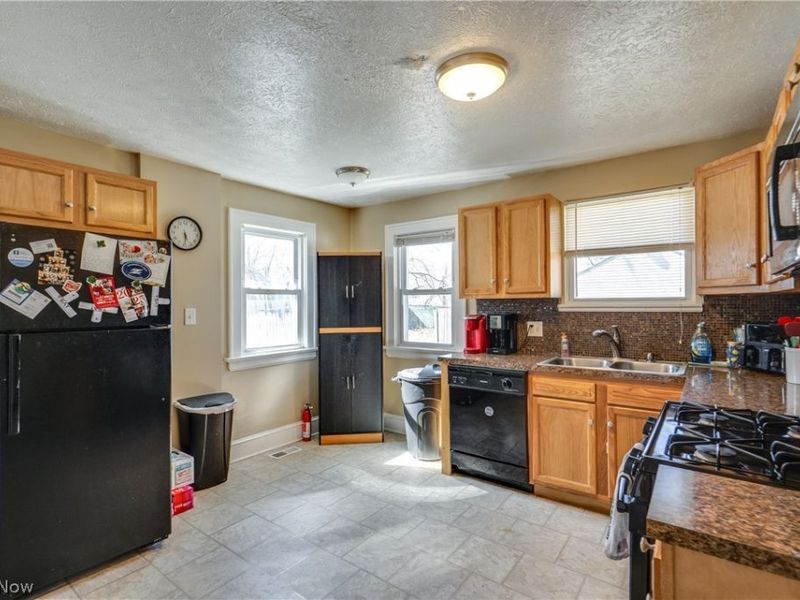 934 Packard Drive , Akron, OH 44320 Photo 17