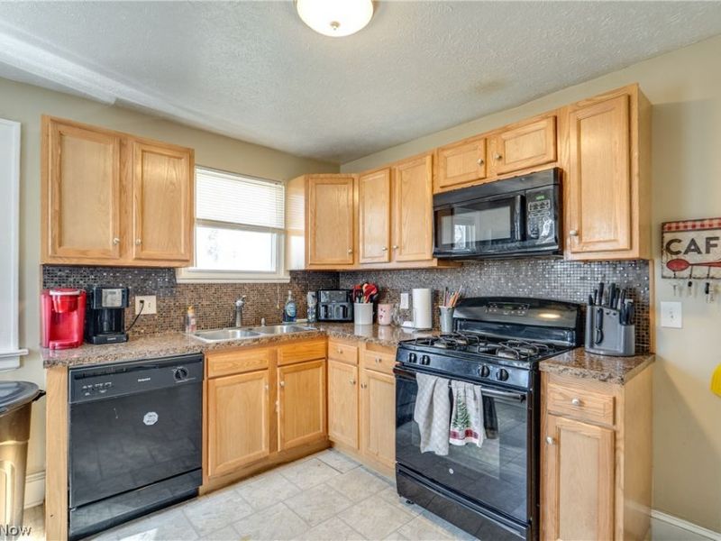 934 Packard Drive , Akron, OH 44320 Photo 19
