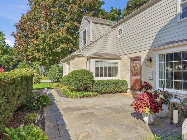 2604 N 89th STREET, Wauwatosa, WI 53226