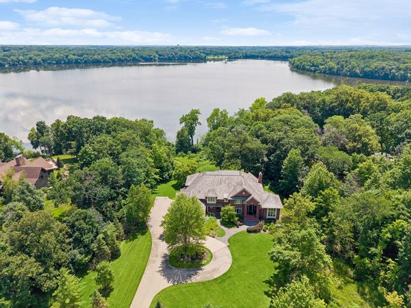6 Island Road, North Oaks, MN 55127