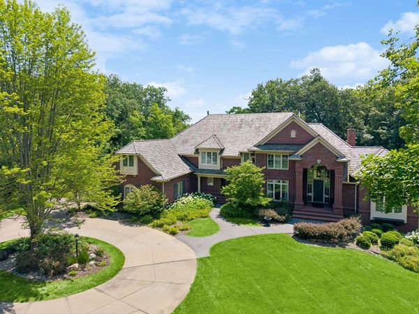 6 Island Road, North Oaks, MN 55127