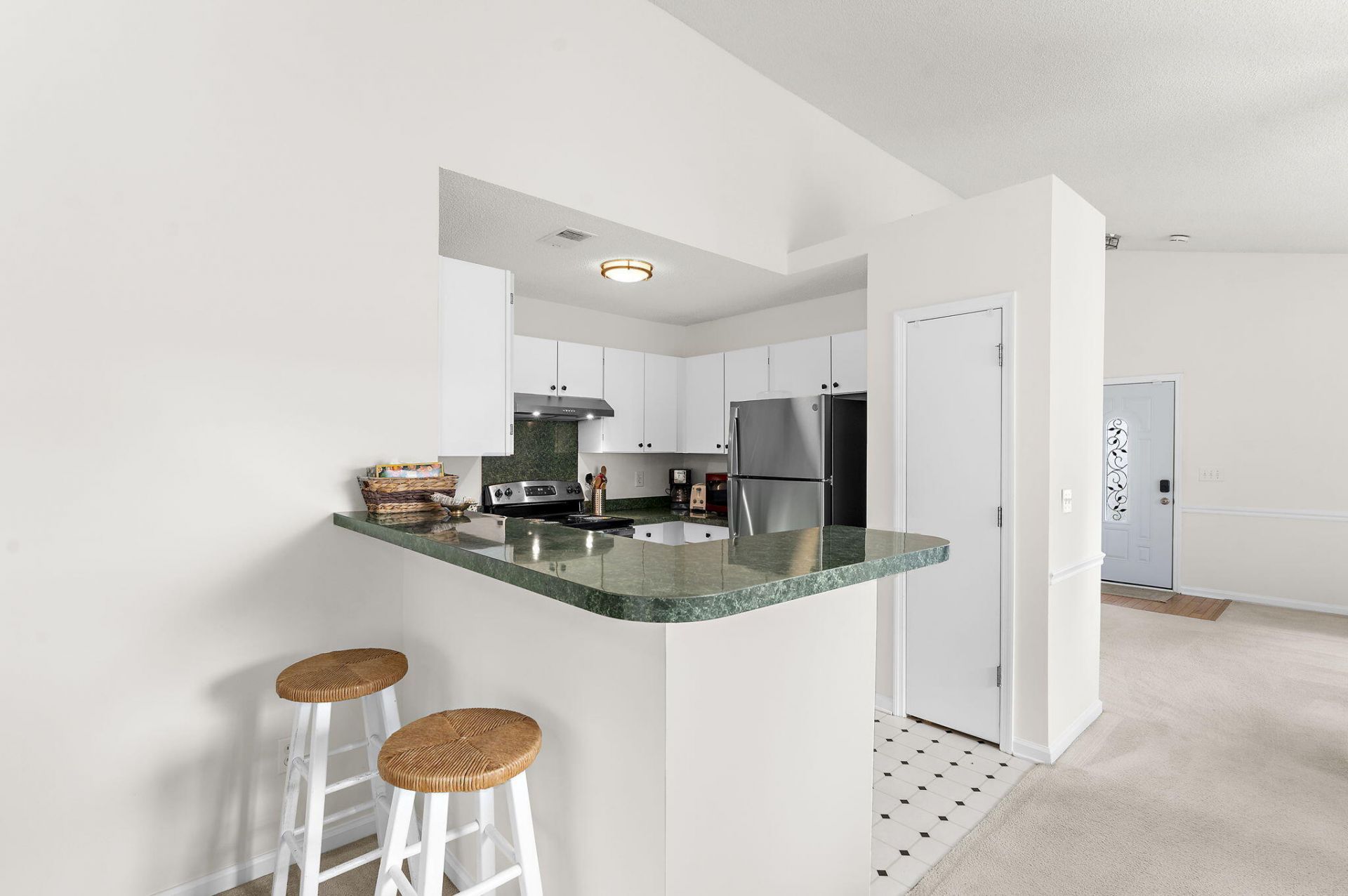 240 Lytham Court Photo 16