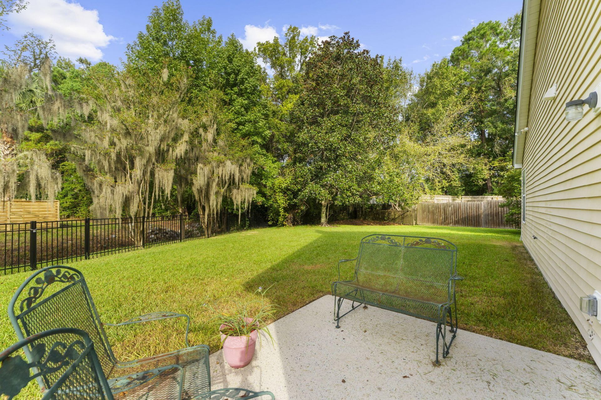 240 Lytham Court Photo 30
