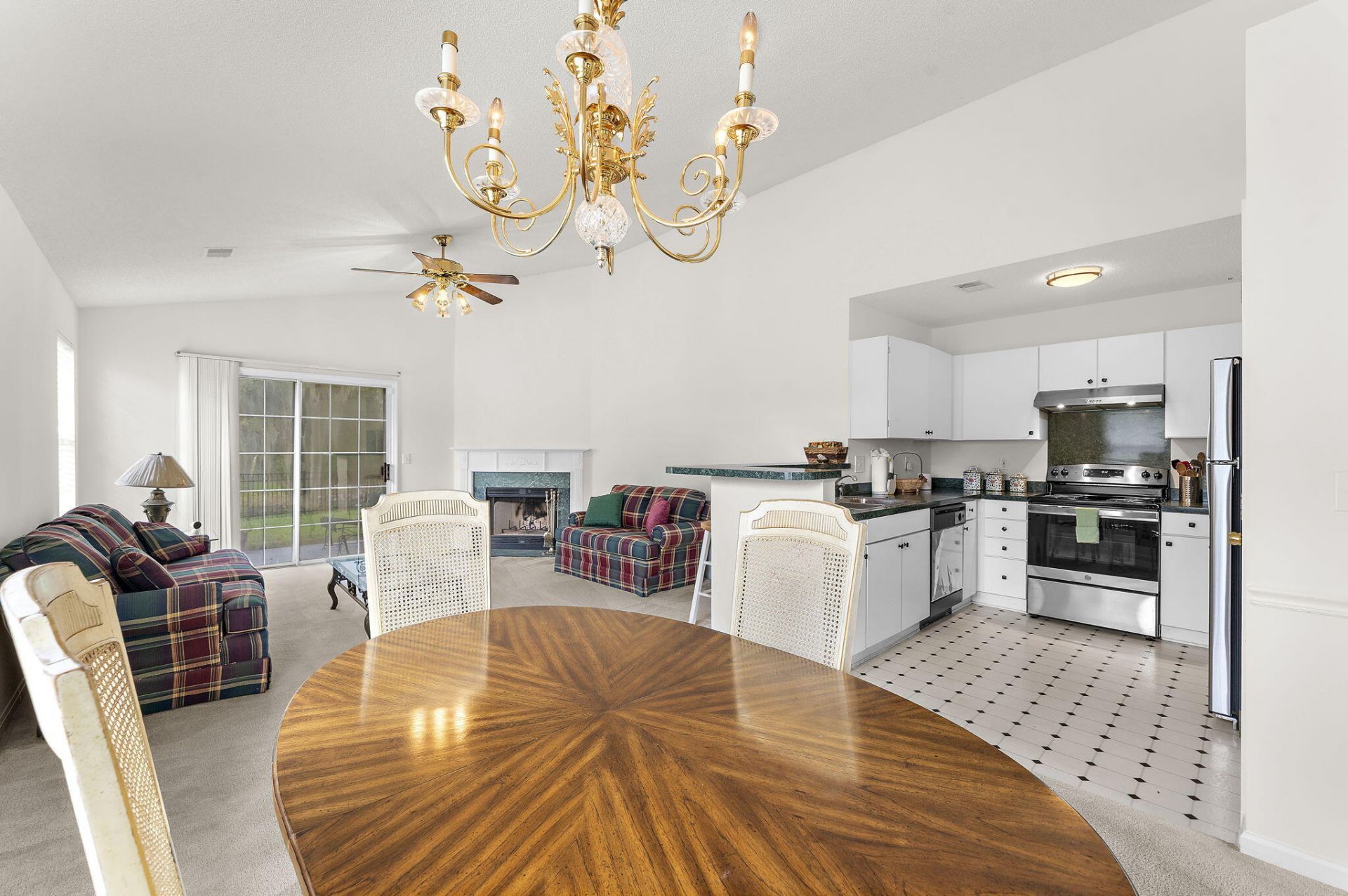 240 Lytham Court Photo 7