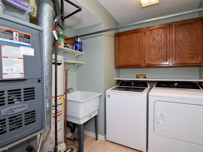 5925 Halle Farm Drive, Willoughby, OH 44094 Photo 8