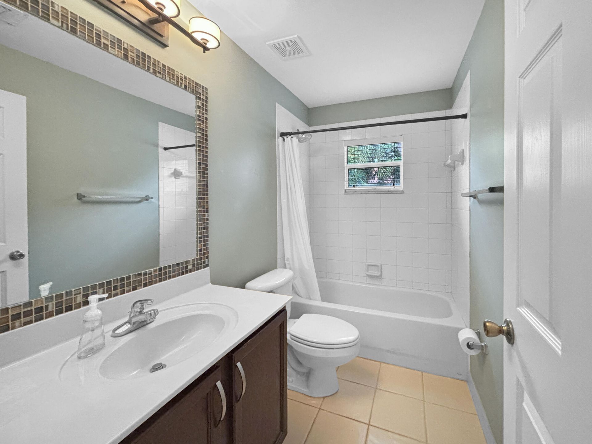 4528 Thornwood Circle, West Palm Beach, FL 33418 Photo