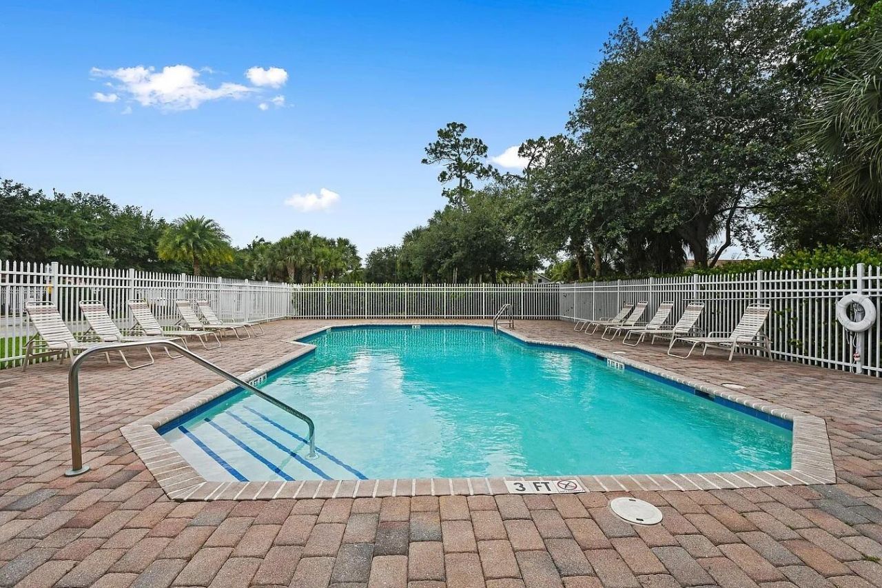 4528 Thornwood Circle, West Palm Beach, FL 33418 Photo
