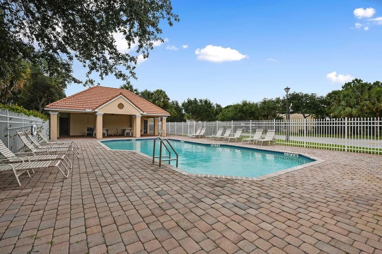 4528 Thornwood Circle, West Palm Beach, FL 33418 Photo