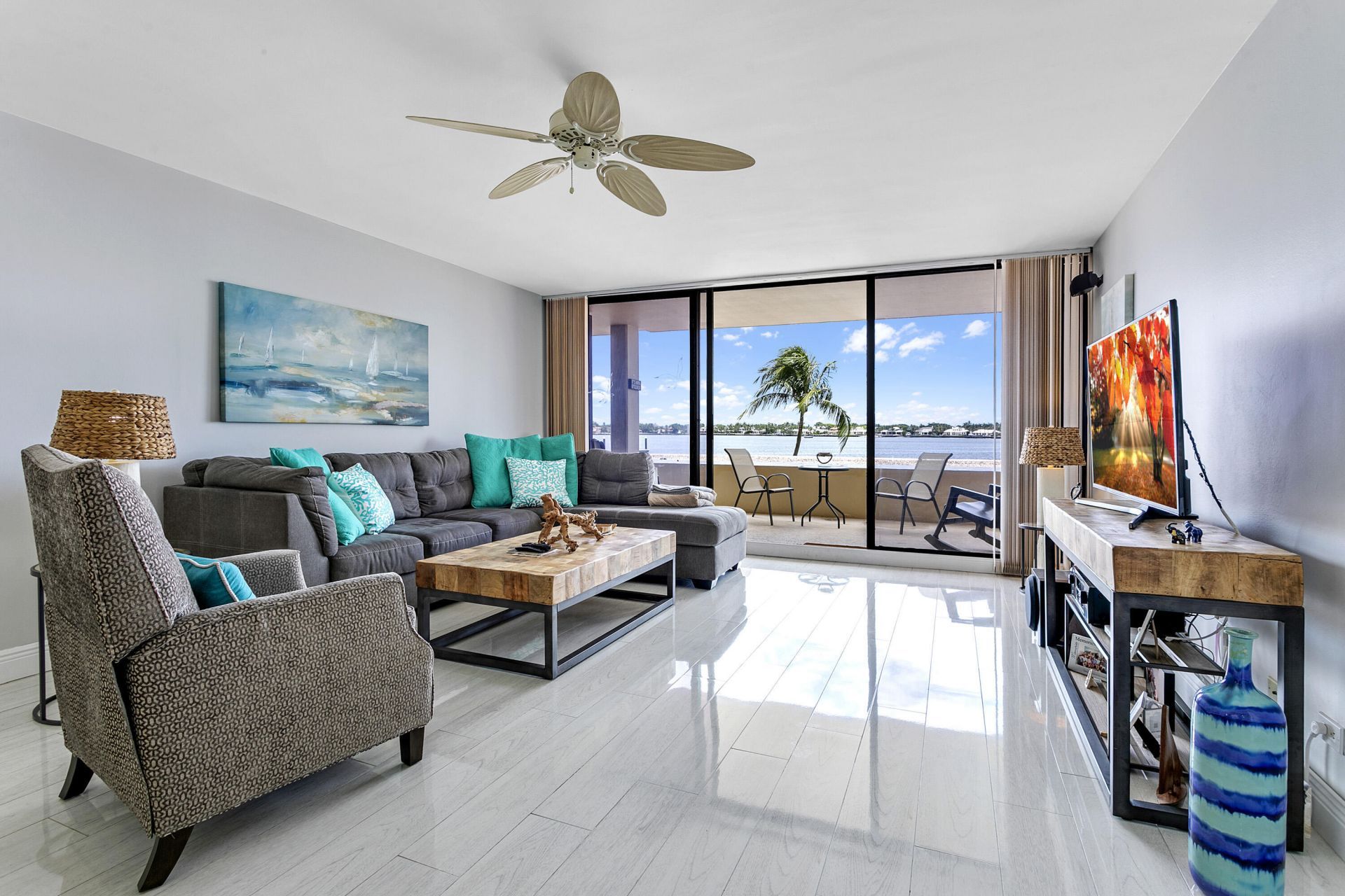 132 Lakeshore Drive, Unit 220, North Palm Beach, FL 33408 Photo