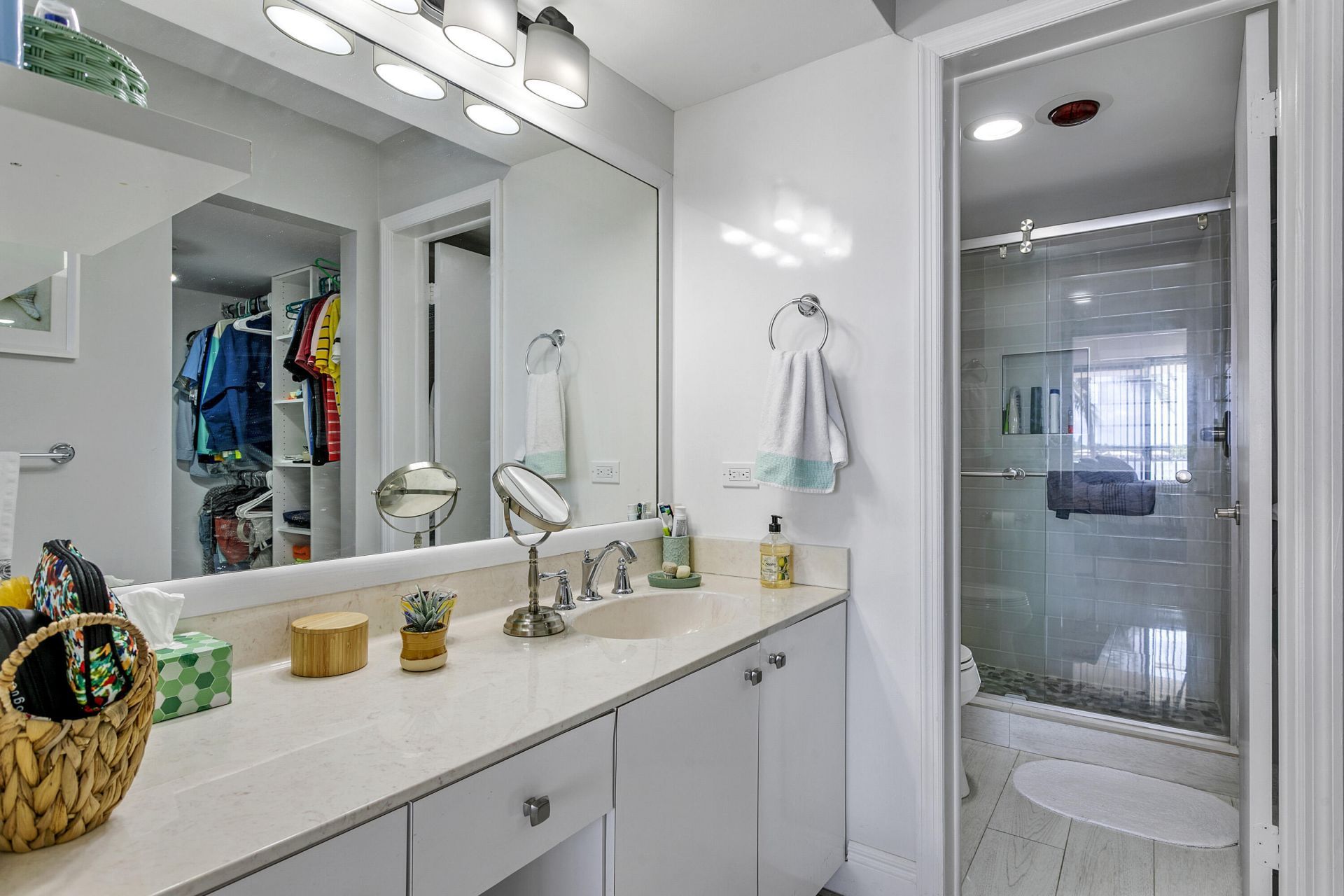 132 Lakeshore Drive, Unit 220, North Palm Beach, FL 33408 Photo