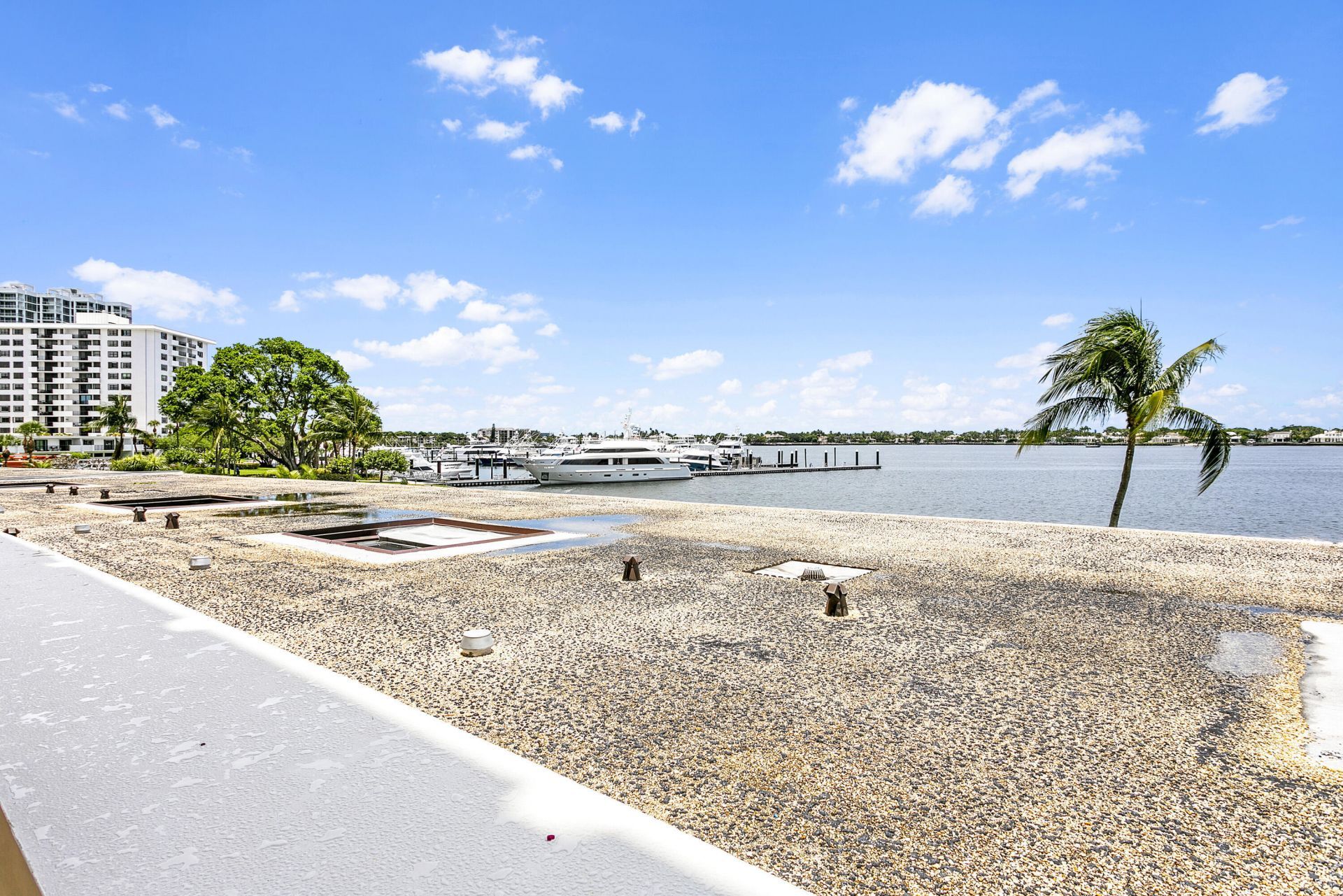 132 Lakeshore Drive, Unit 220, North Palm Beach, FL 33408 Photo