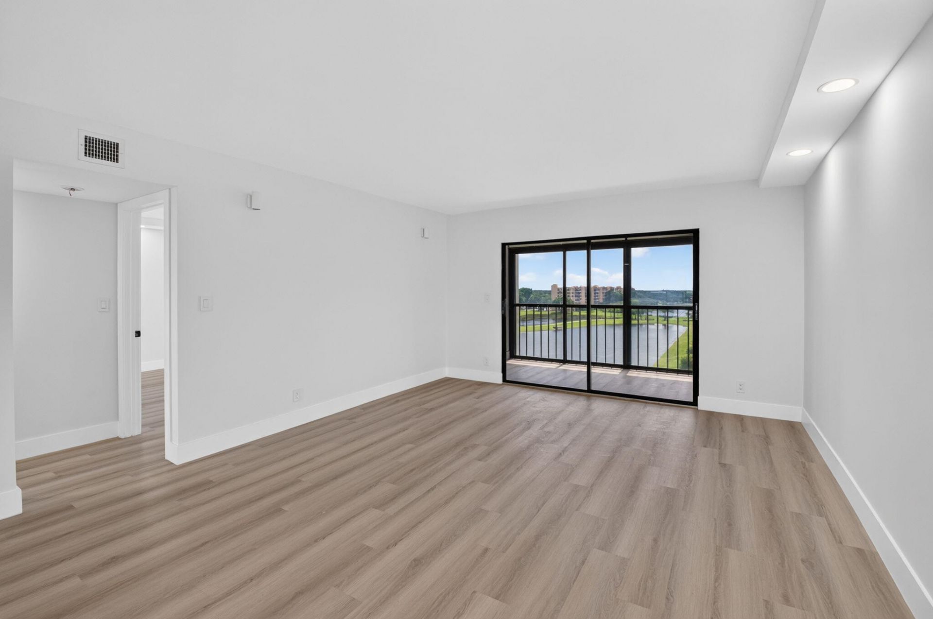 6866 Huntington Lane, Unit 707, Delray Beach, FL 33446 Photo
