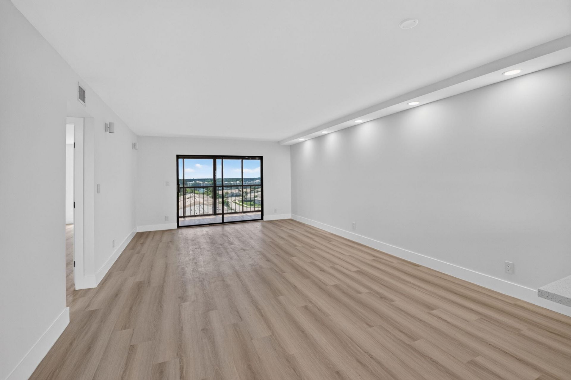 6866 Huntington Lane, Unit 707, Delray Beach, FL 33446 Photo