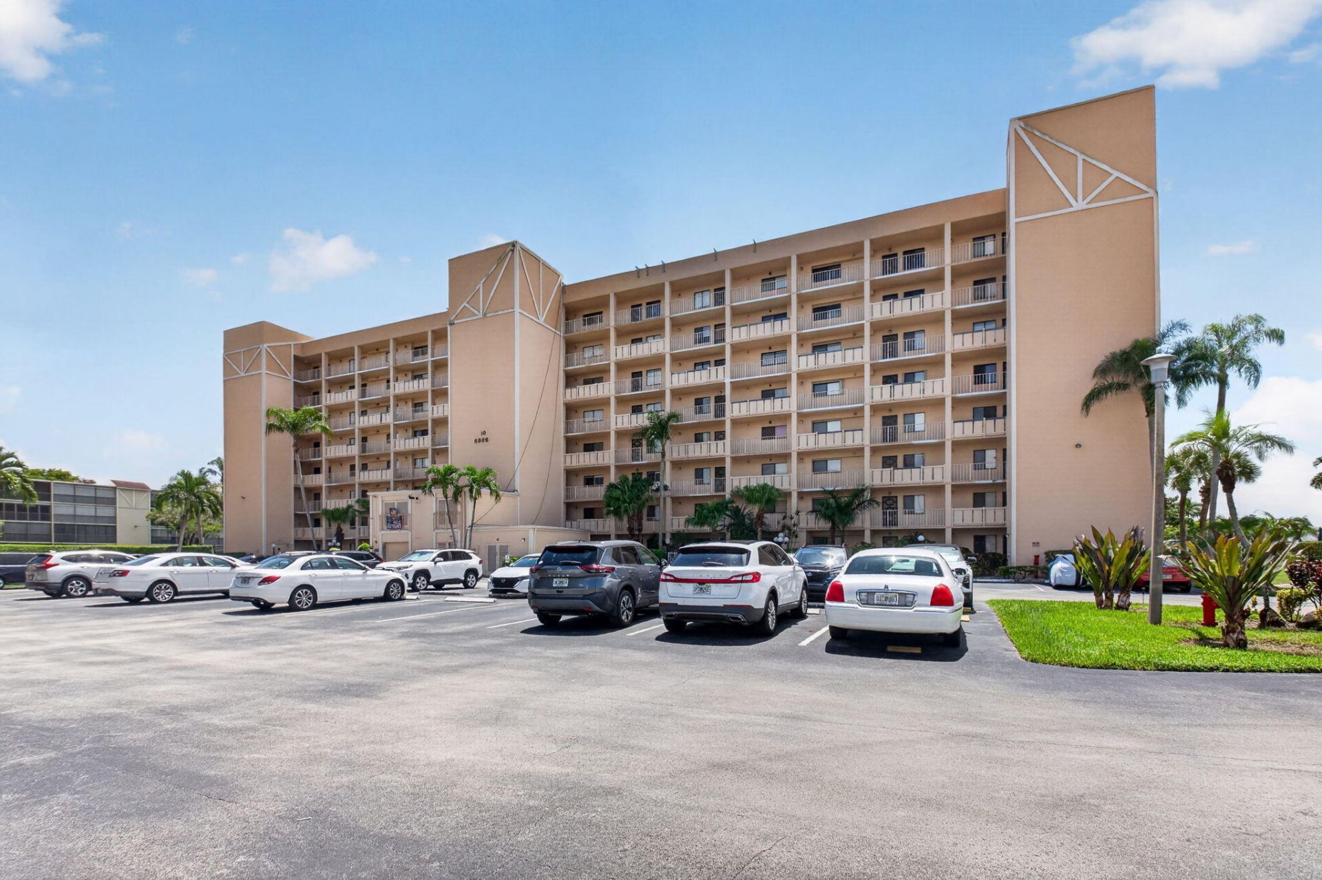 6866 Huntington Lane, Unit 707, Delray Beach, FL 33446 Photo