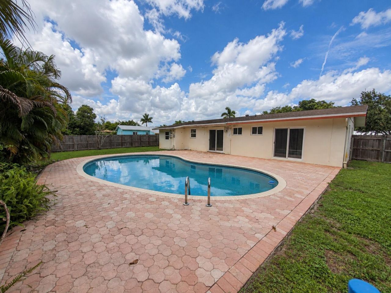 6884 NW 12th Street, Plantation, FL 33313 Photo