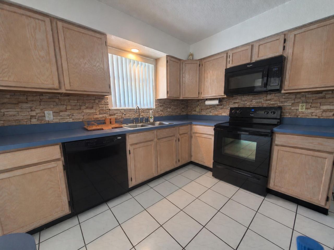 6884 NW 12th Street, Plantation, FL 33313 Photo