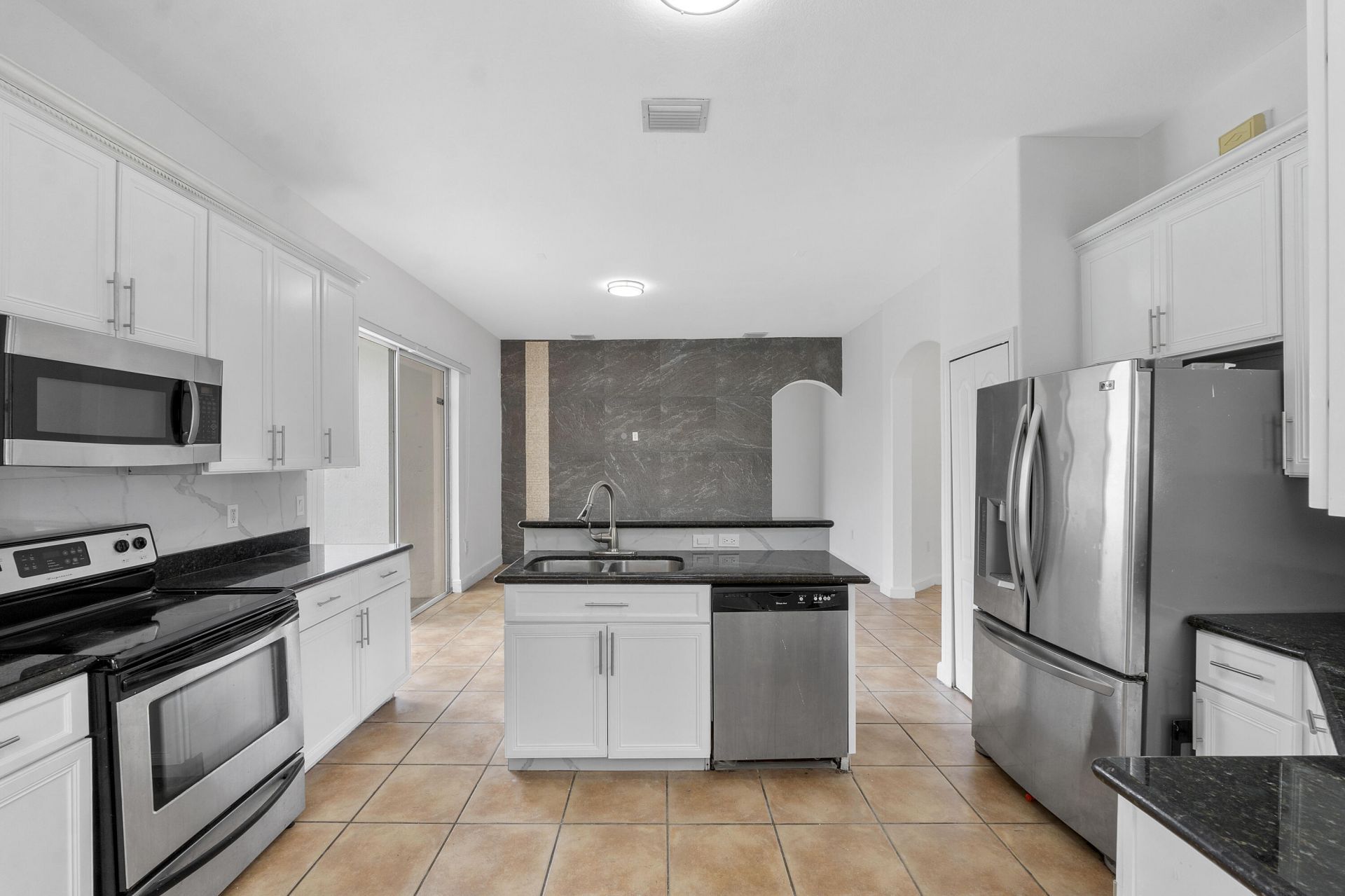 8911 NW 178th Lane, Hialeah, FL 33018 Photo