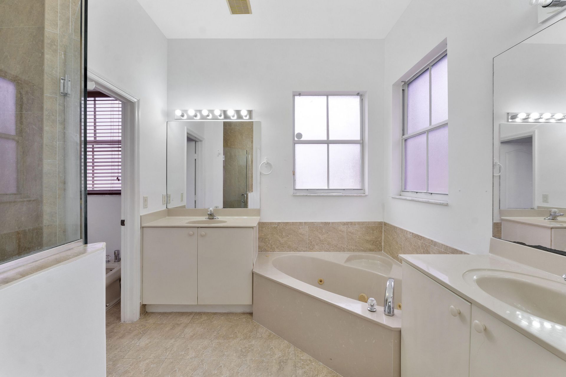 8911 NW 178th Lane, Hialeah, FL 33018 Photo