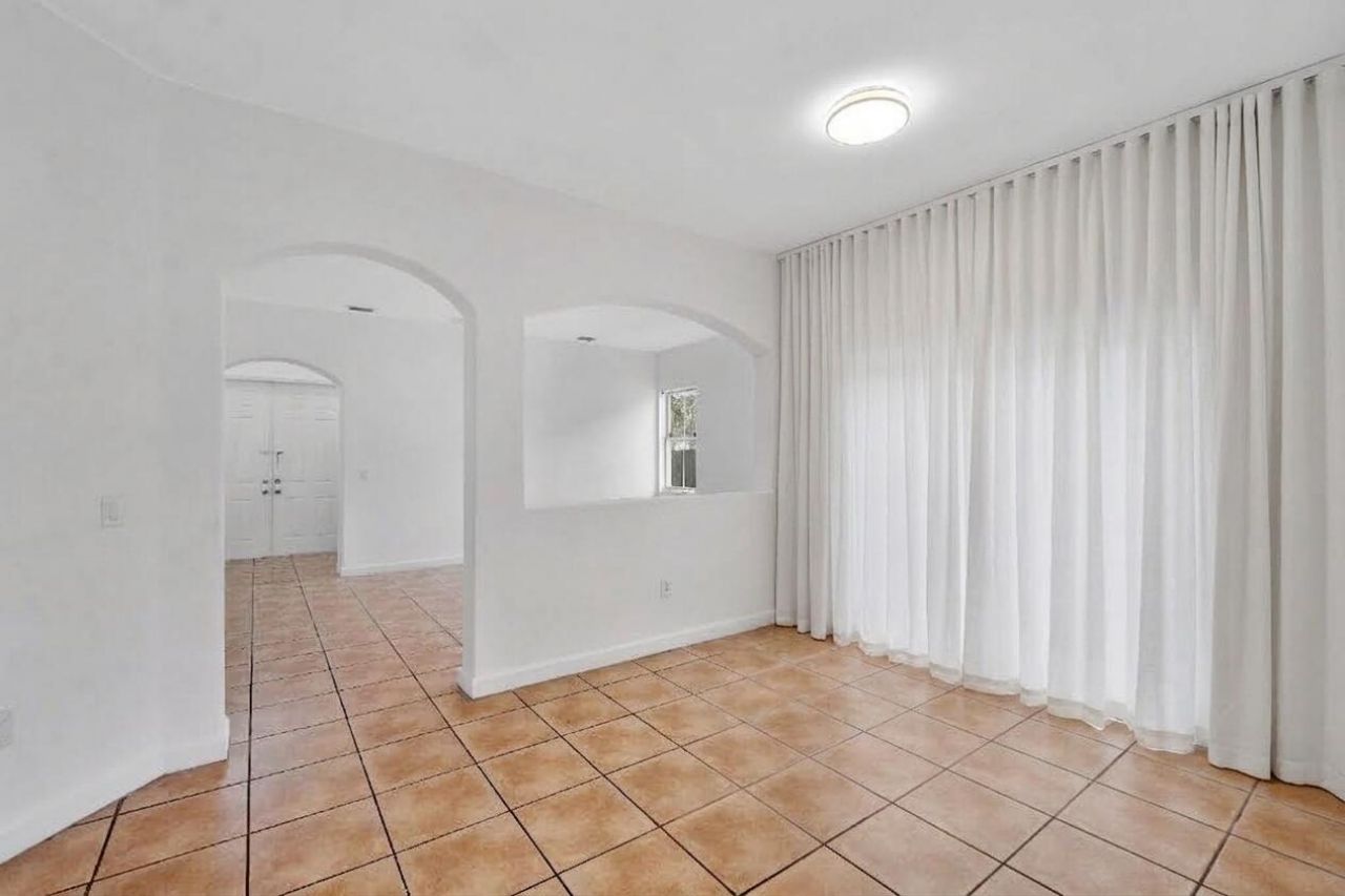 8911 NW 178th Lane, Hialeah, FL 33018 Photo
