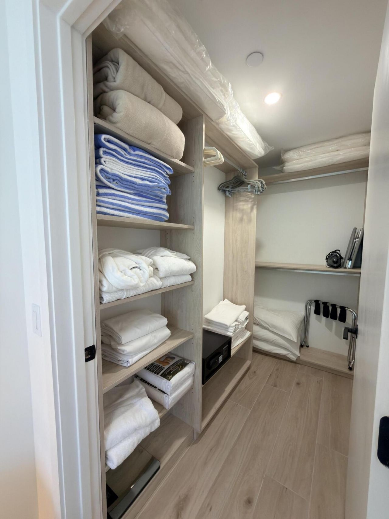 225 N Miami Avenue, Unit 2207, Miami, FL 33128 Photo