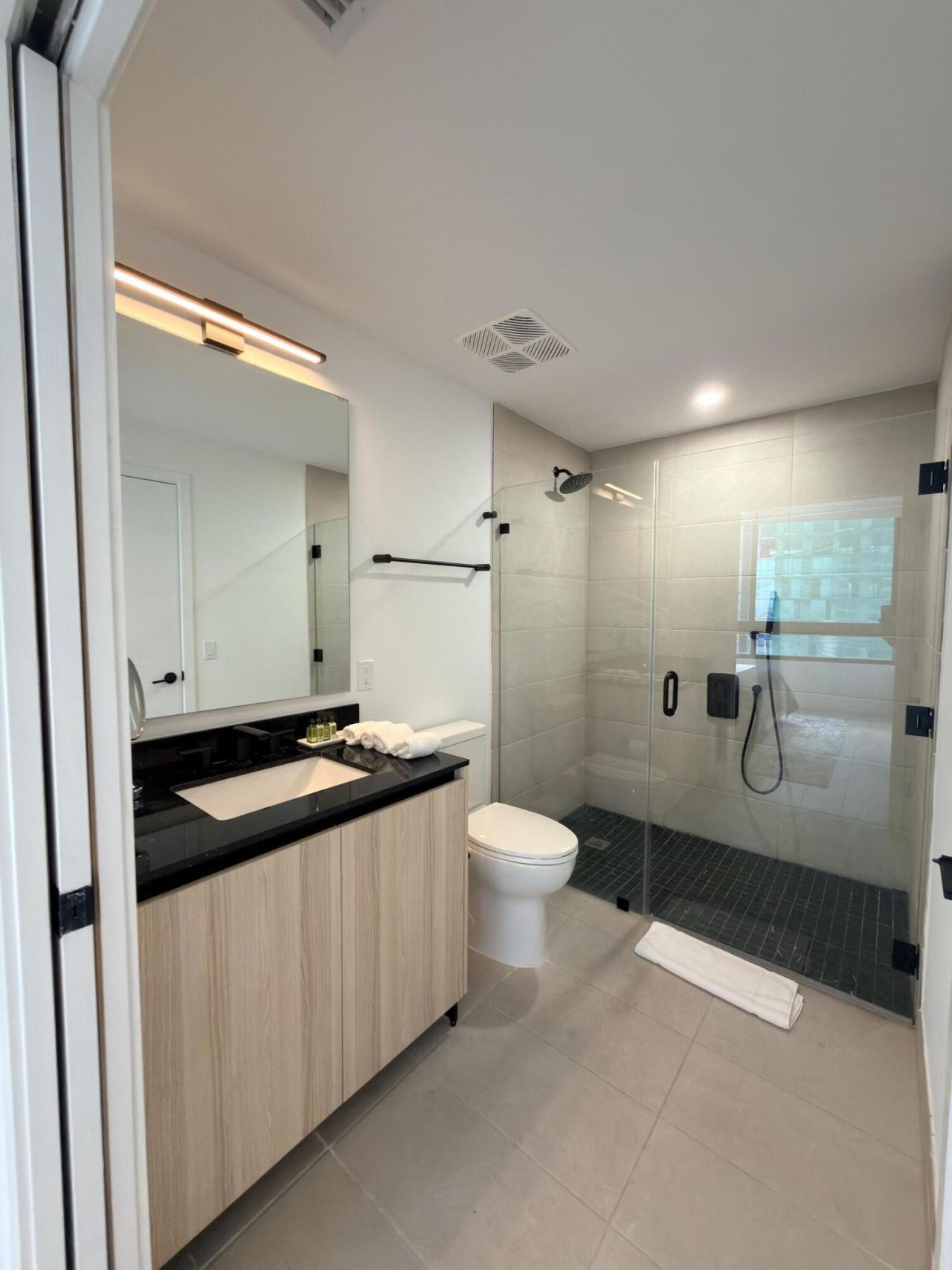 225 N Miami Avenue, Unit 2207, Miami, FL 33128 Photo