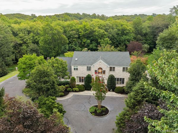 4 Ariana Court , Oyster Bay, NY 11771
