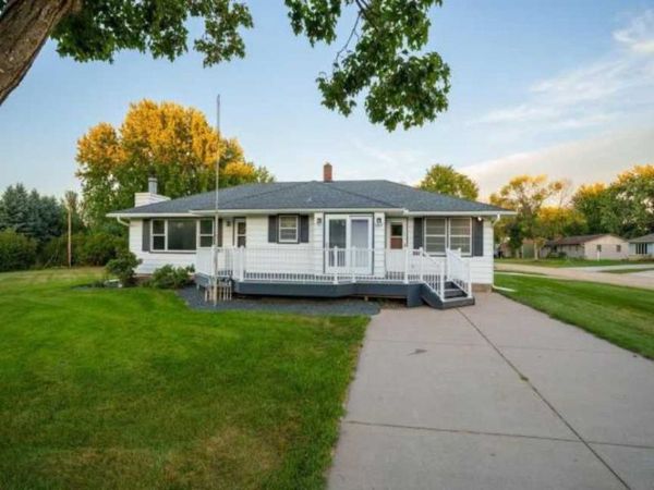 327 Pine Avenue, Vermillion, MN 55085
