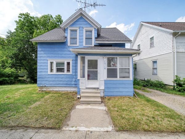 1516 Plymouth Street, Jackson, MI 49203
