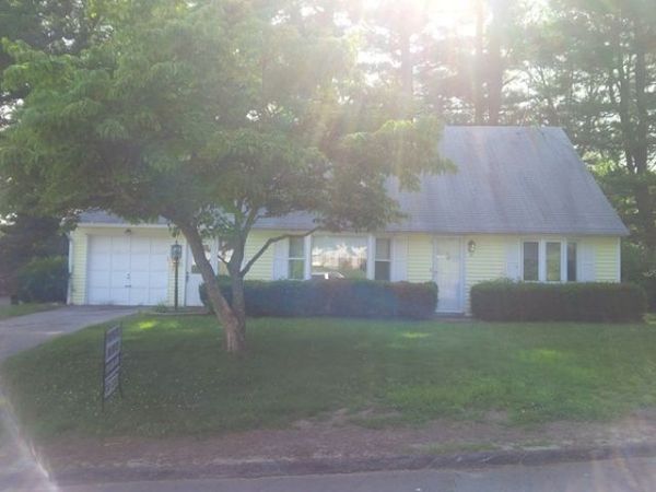 12 Hadley Rd, Methuen, MA 01844