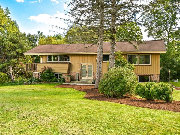 1661 Manchester Dr, Grafton, WI 53024